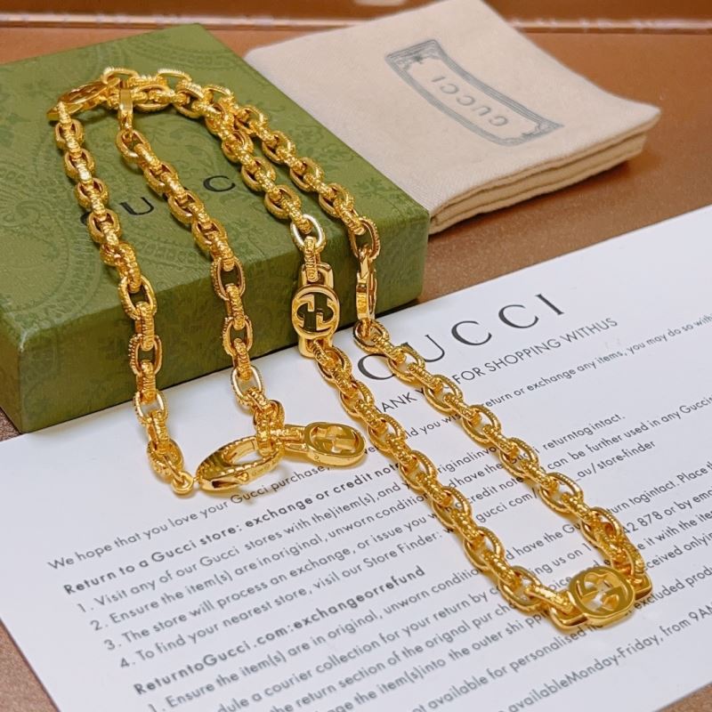 G*u*i necklaces